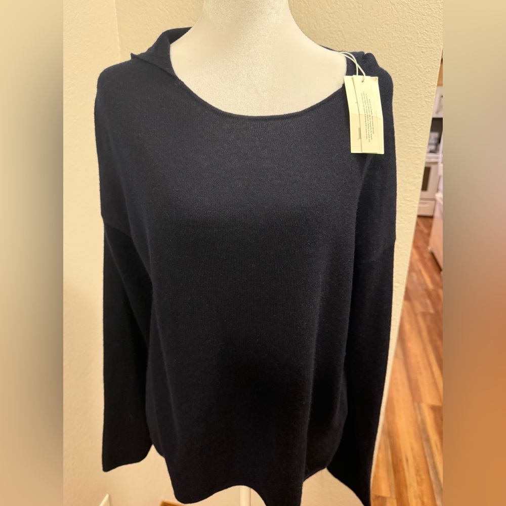 Vince Deep Blue Knit Top Medium